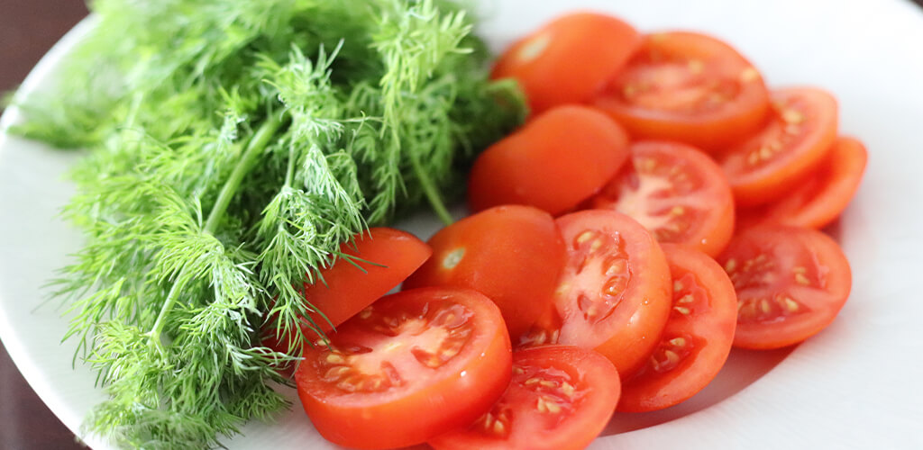 fresh dill and tomatoes